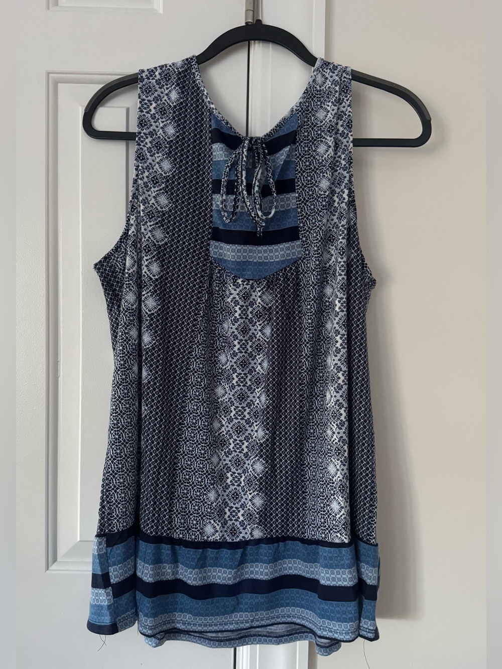 Avenue Women's Navy And White Sleeveless Tunic Top
